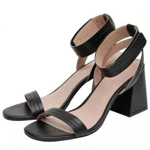 NEW- LINEA PAOLO Emmie Heeled Sandals
Strappy Block Heels